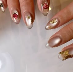 Simple gold accent