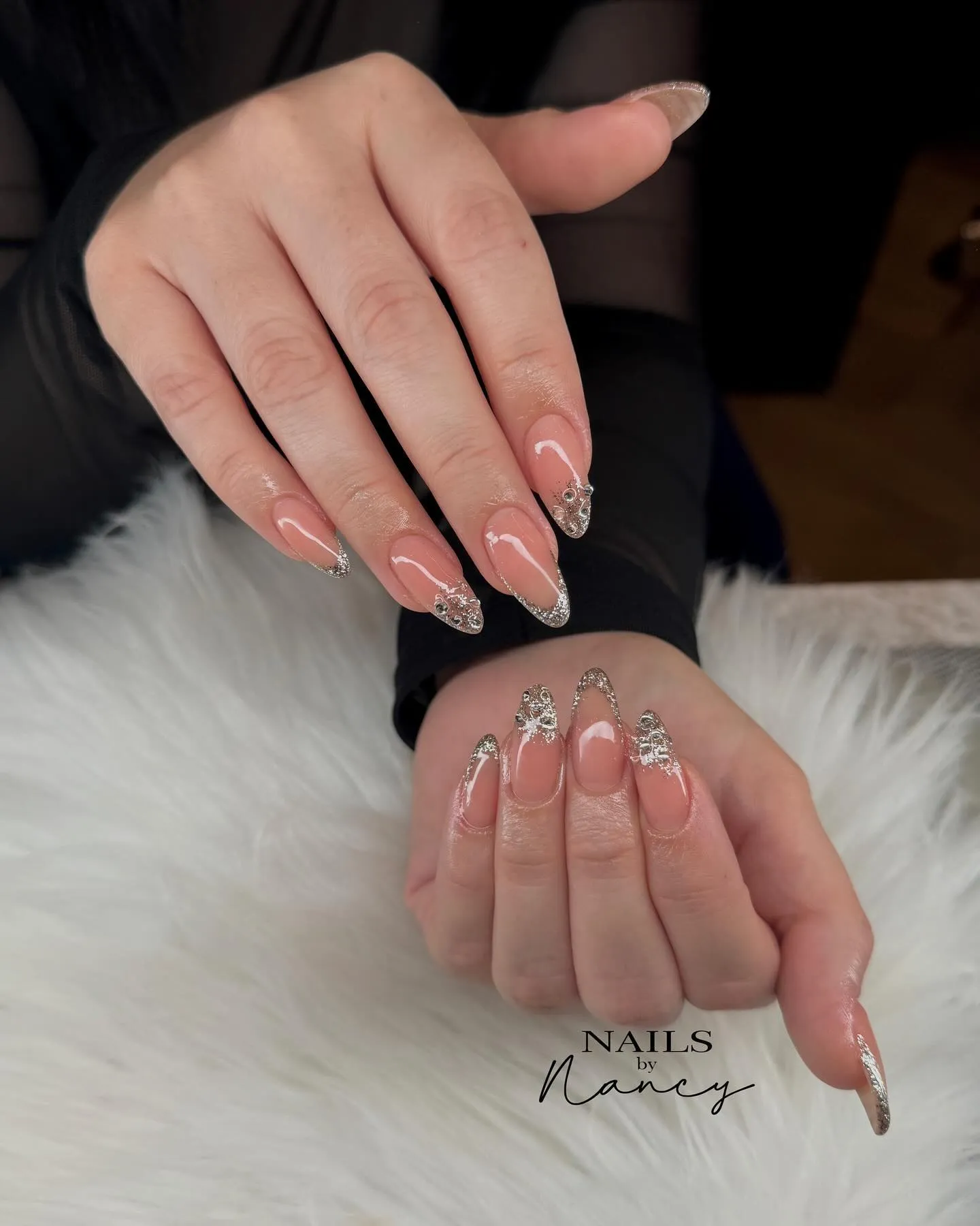 Nails with small bows