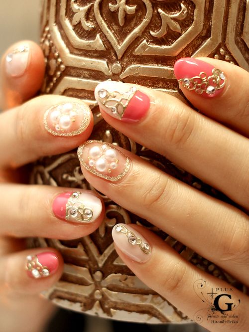 Pearl detail nail