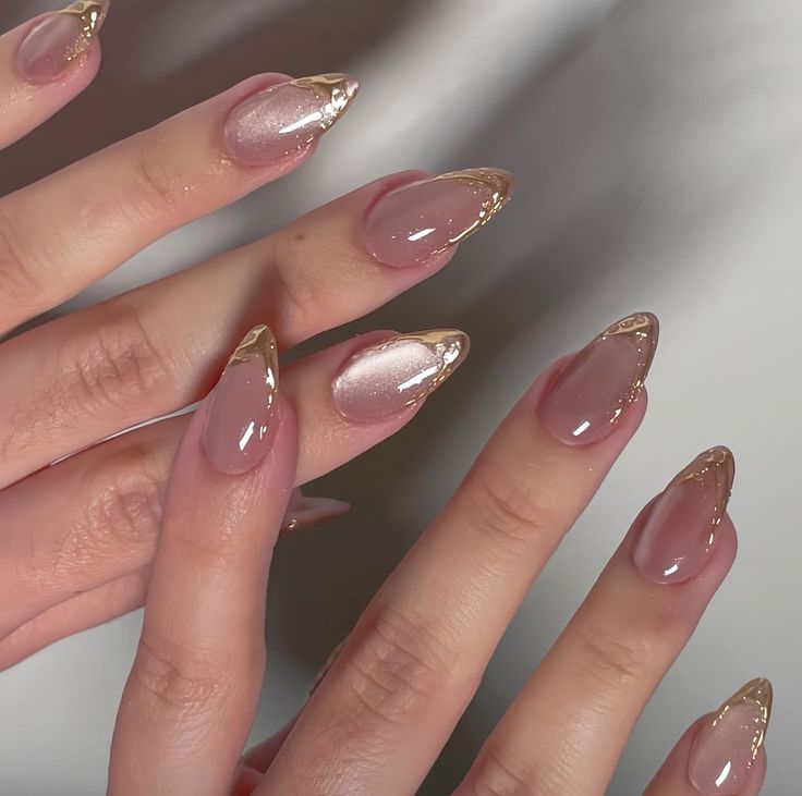 Heavy gold chrome swirled nails
