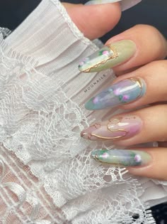 Pearl and lace nail art details