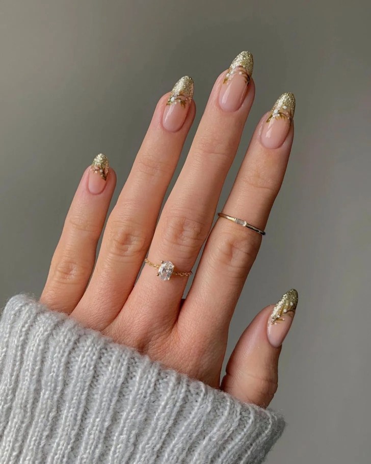 Gold glitter french tip